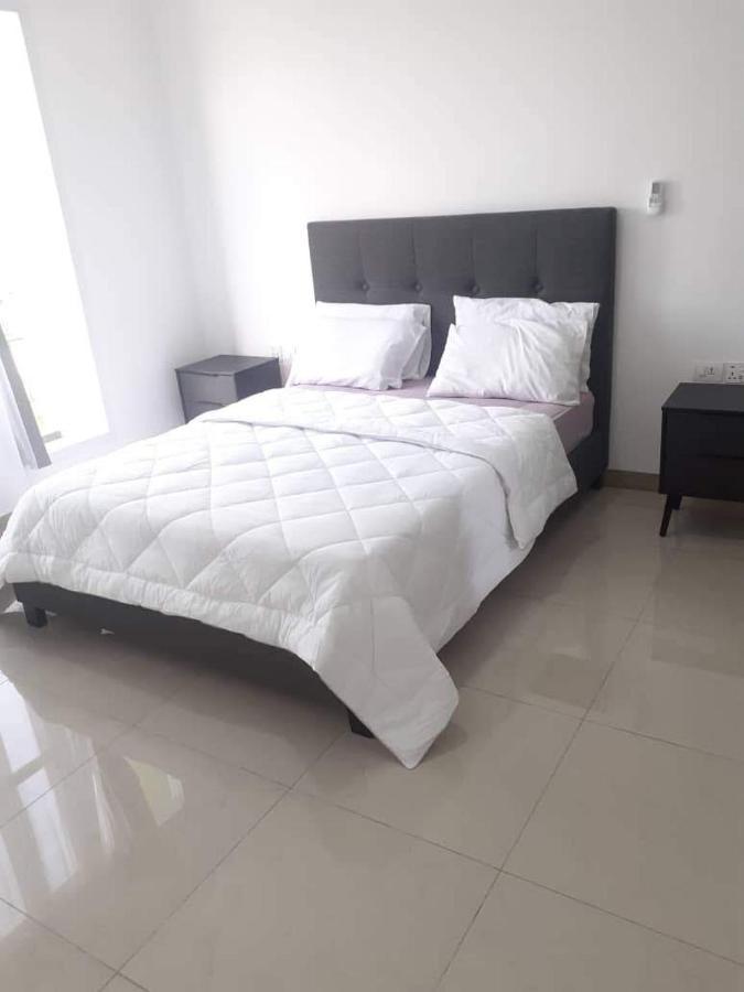 Premier Executive Apartment - The Ivy, East Legon Акра Екстериор снимка