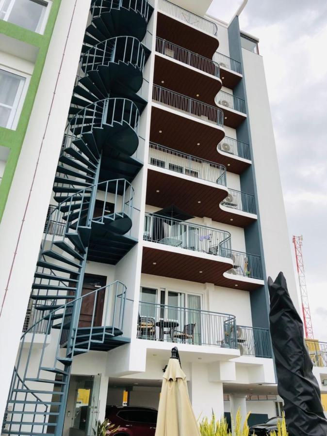 Premier Executive Apartment - The Ivy, East Legon Акра Екстериор снимка